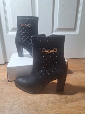Franco Cuadra Black Genuine Leather Ankle Boots – Size US 7.5 / EU 38